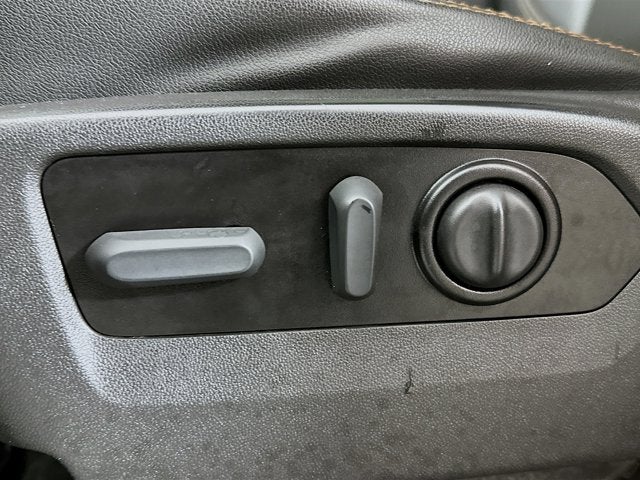 2022 GMC Sierra 1500 Limited 4WD Crew Cab Short Box AT4