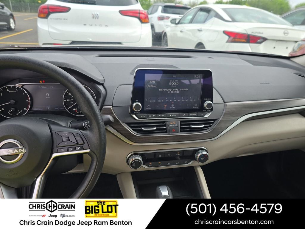 2025 Nissan Altima SV FWD