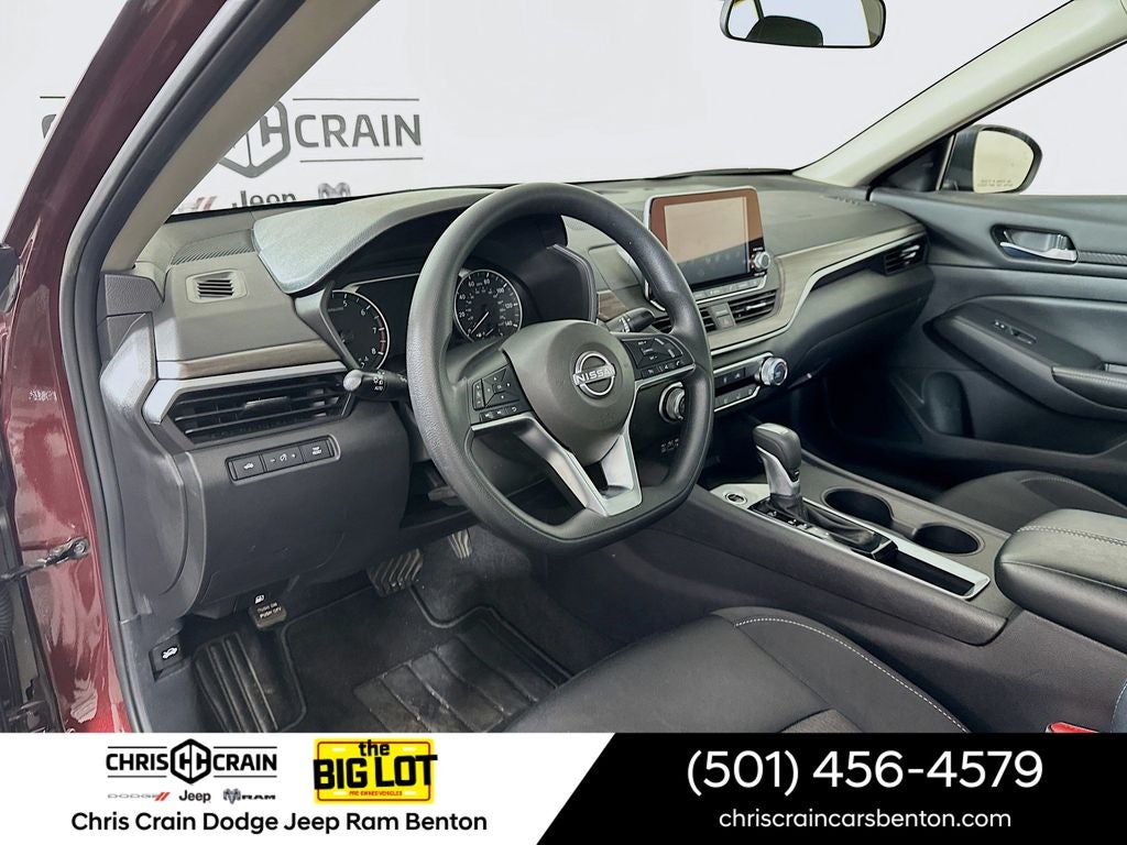 2025 Nissan Altima SV FWD