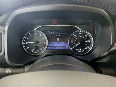 2024 Nissan TITAN Crew Cab SV 4x4