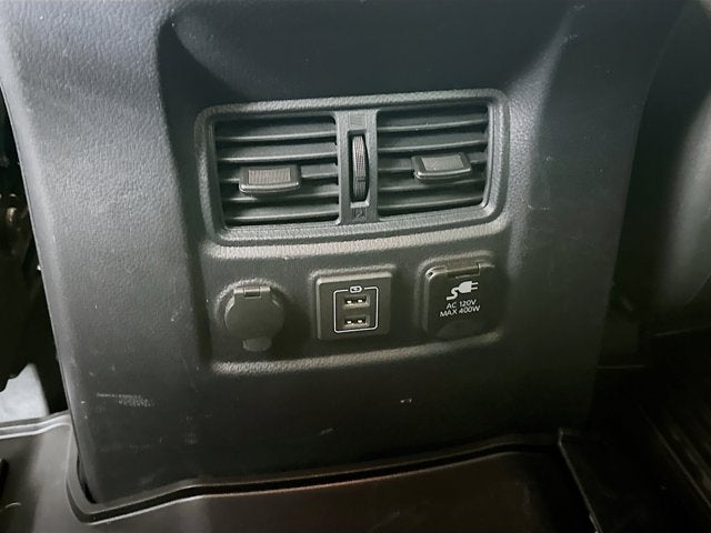 2024 Nissan TITAN Crew Cab SV 4x4