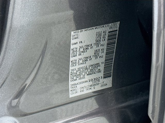 2024 Nissan TITAN Crew Cab SV 4x4