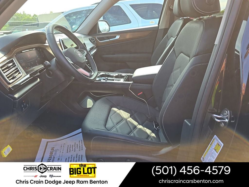 2025 Volkswagen Atlas 2.0T SE w/Technology