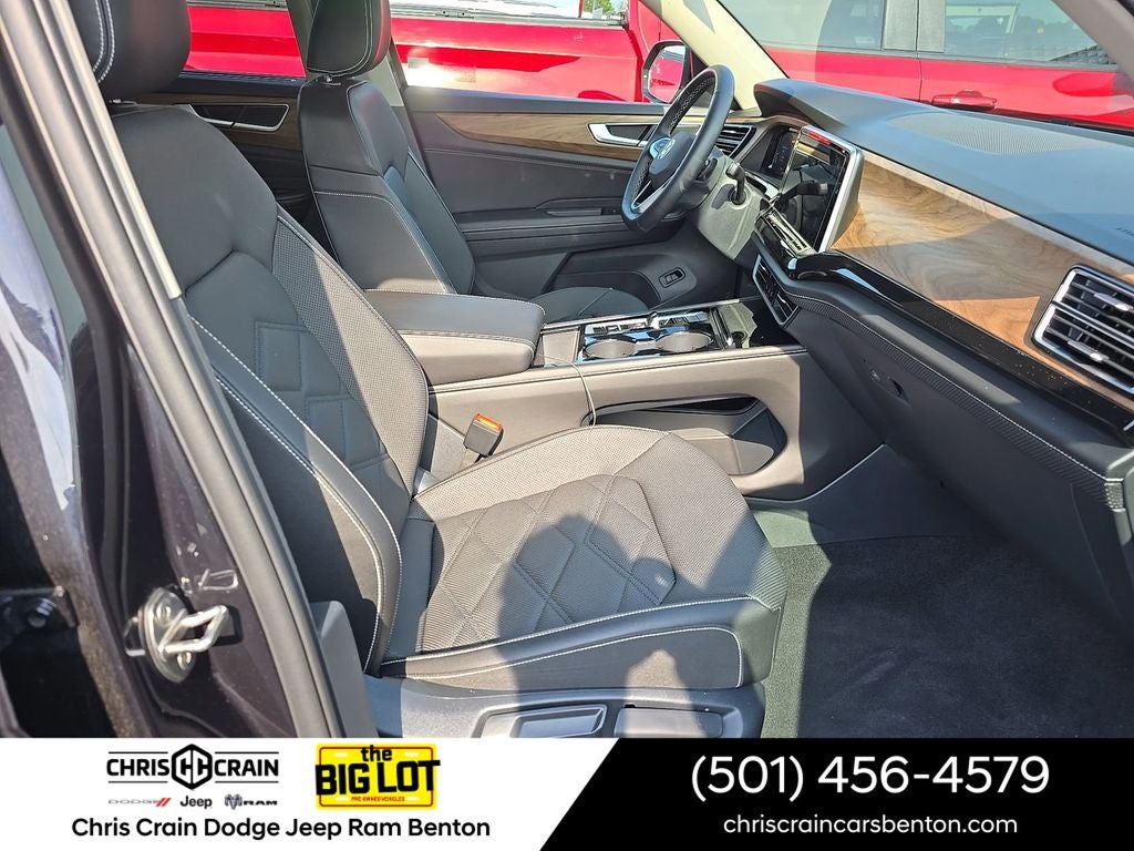 2025 Volkswagen Atlas 2.0T SE w/Technology
