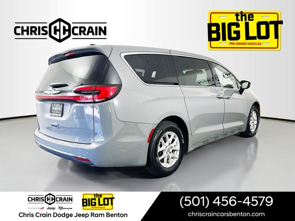 2025 Chrysler Pacifica Select