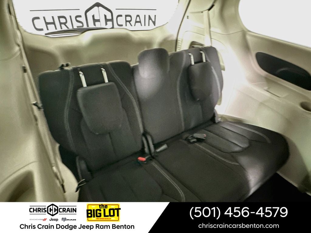 2024 Chrysler Voyager LX