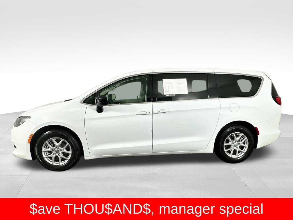 2024 Chrysler Voyager LX