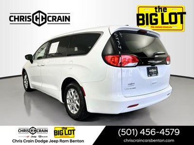 2024 Chrysler Voyager LX