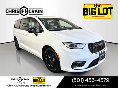 2024 Chrysler Pacifica Hybrid S Appearance Pkg
