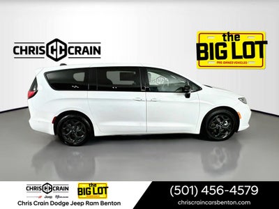 2024 Chrysler Pacifica Hybrid S Appearance Pkg