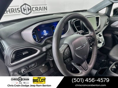 2024 Chrysler Pacifica Hybrid S Appearance Pkg