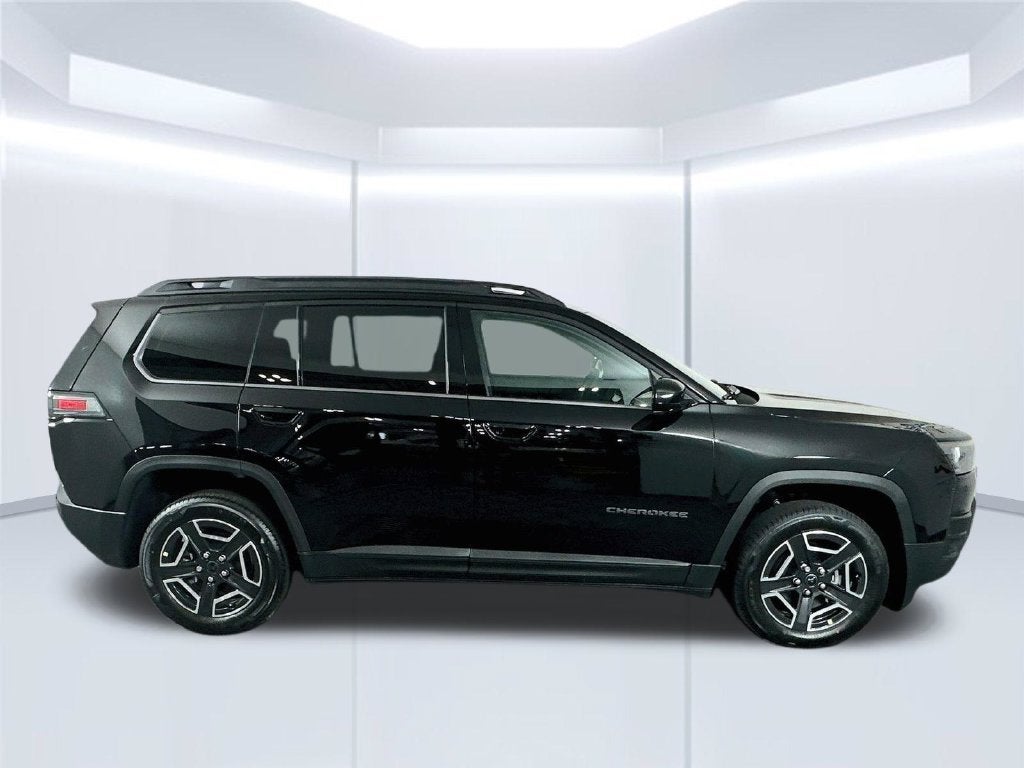 2026 Jeep Cherokee Laredo 4x4