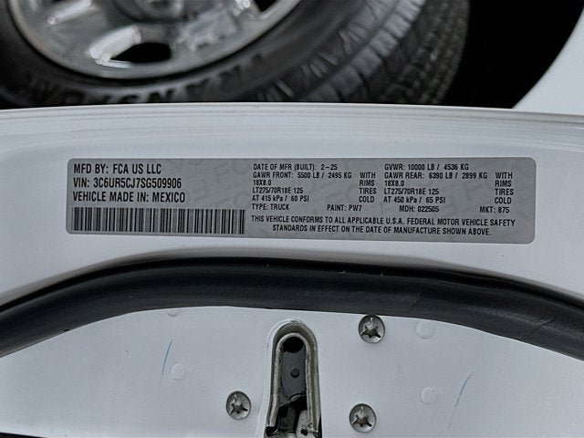 2025 RAM 2500 Tradesman Crew Cab 4x4 6'4' Box