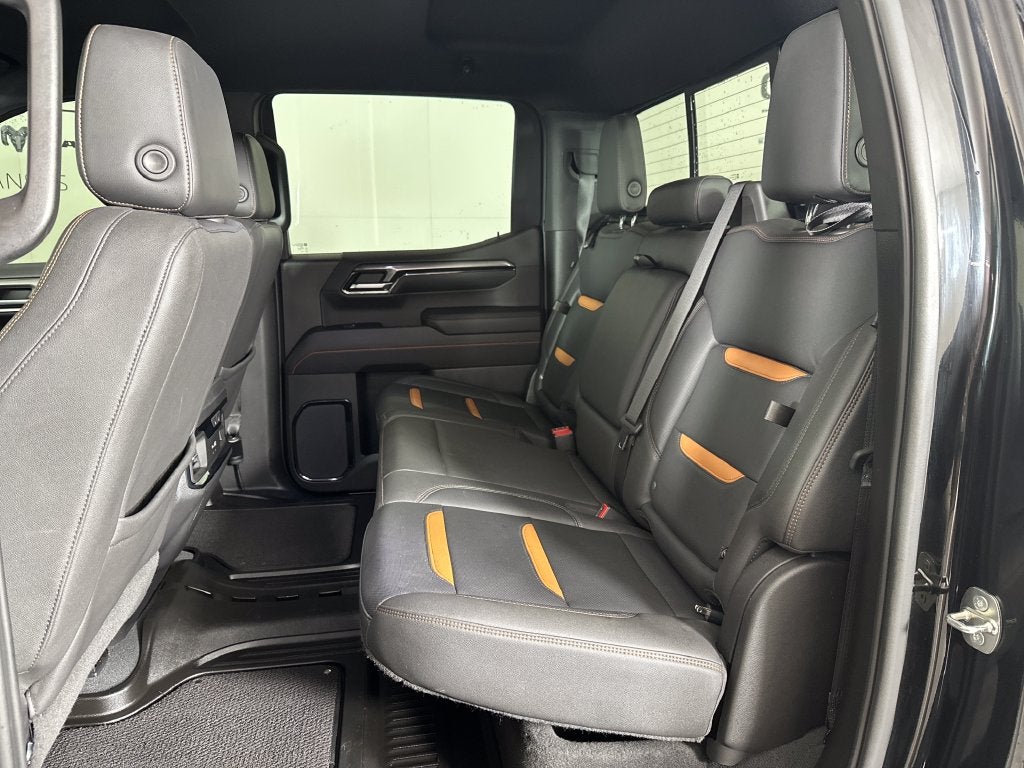 2023 GMC Sierra 1500 4WD Crew Cab Short Box AT4