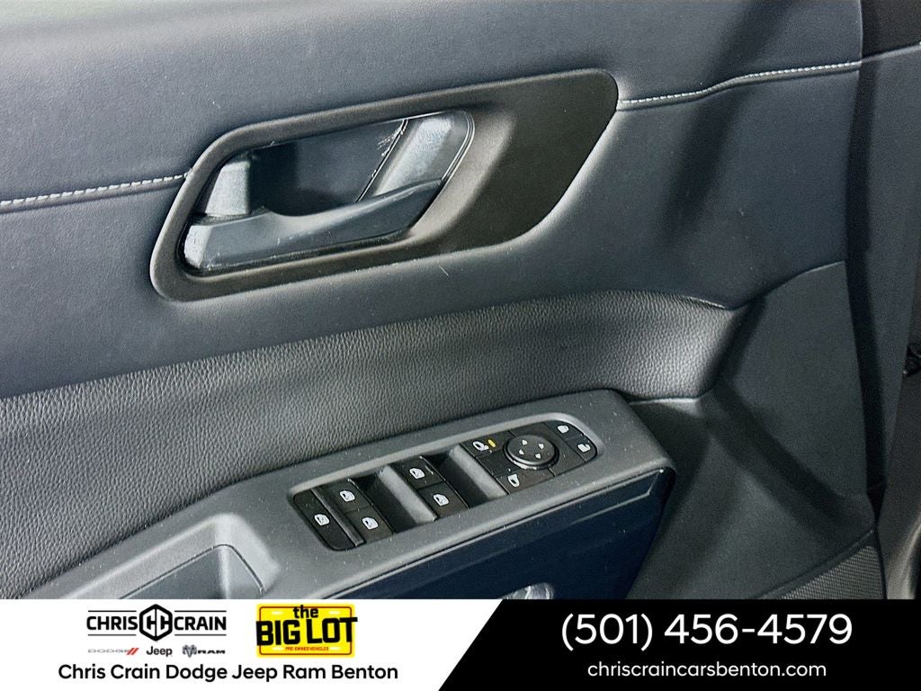 2024 Nissan Pathfinder S FWD