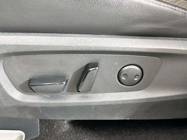 2023 Nissan Pathfinder SL FWD