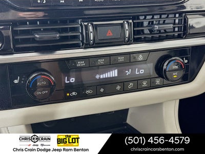 2025 Nissan Pathfinder SL 4WD