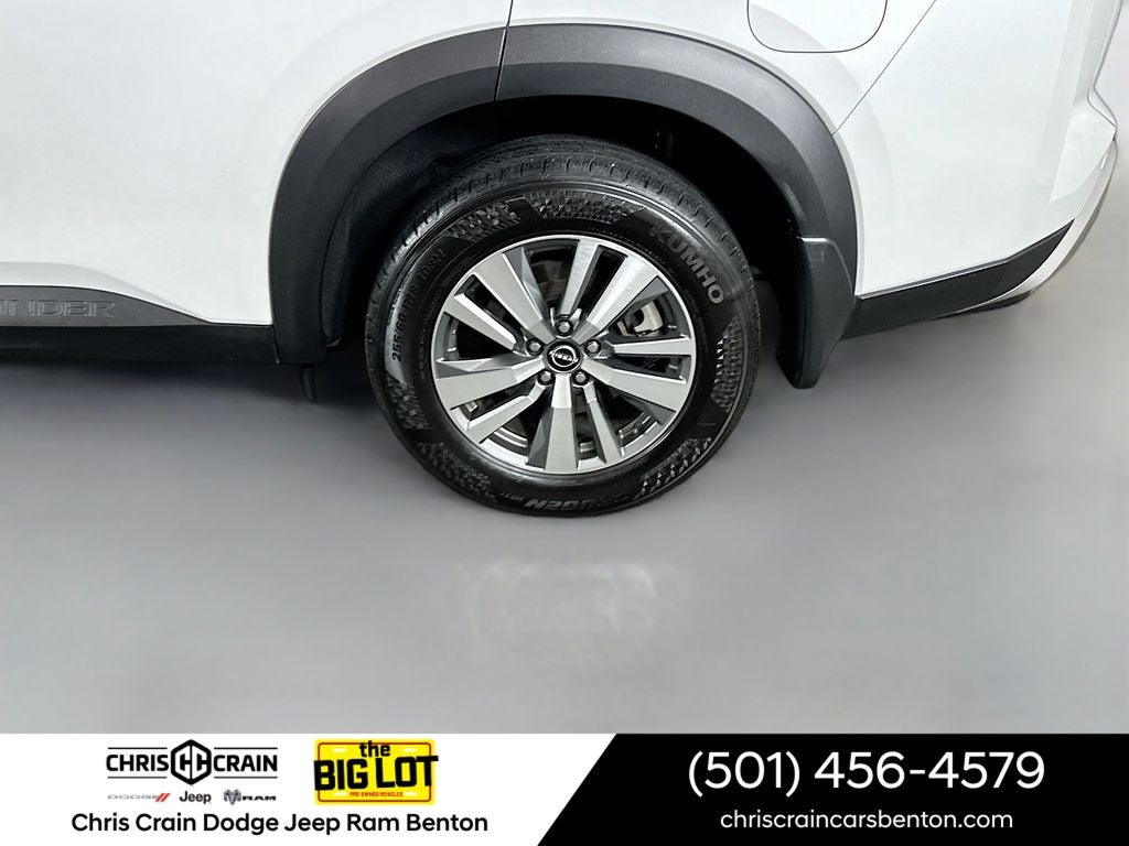2025 Nissan Pathfinder SL 4WD