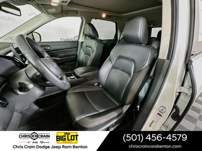 2023 Nissan Pathfinder SL 4WD