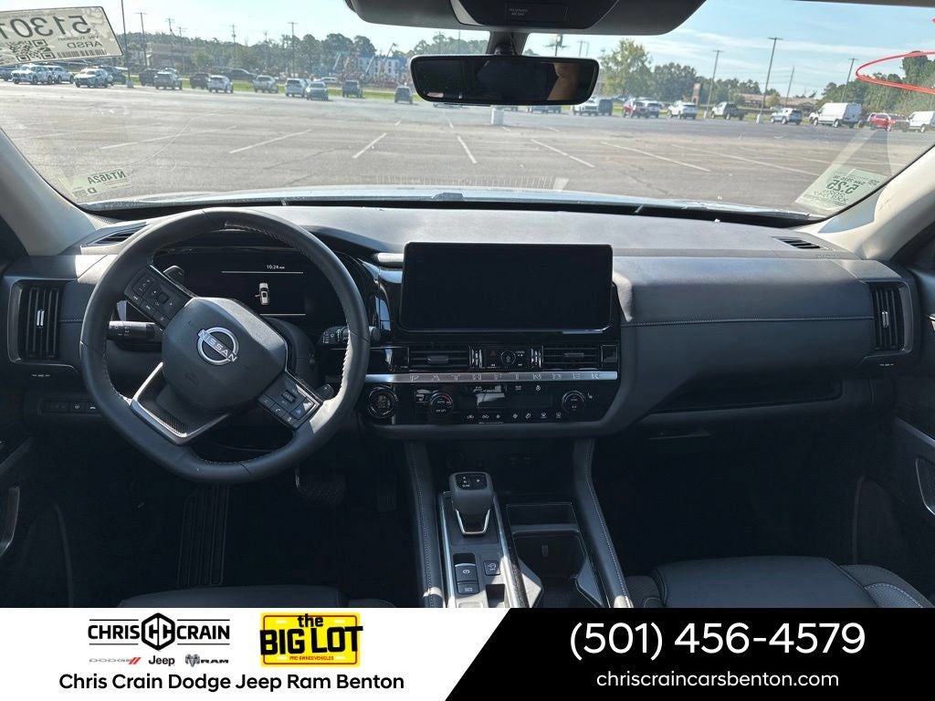 2026 Nissan Pathfinder SL