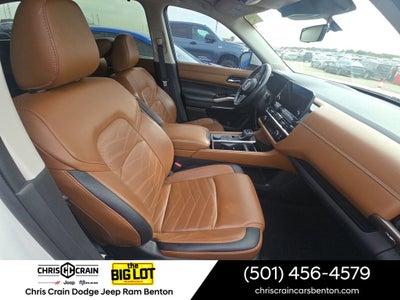 2023 Nissan Pathfinder Platinum