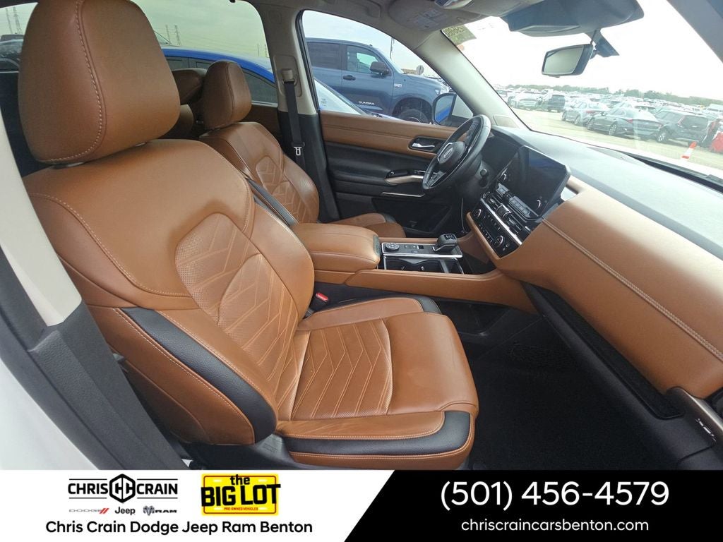 2023 Nissan Pathfinder Platinum