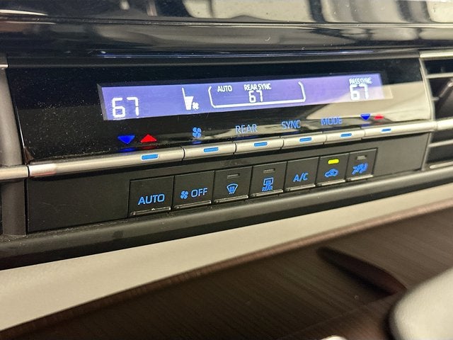 2024 Toyota Sienna LE