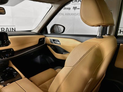 2023 Nissan Rogue Platinum FWD