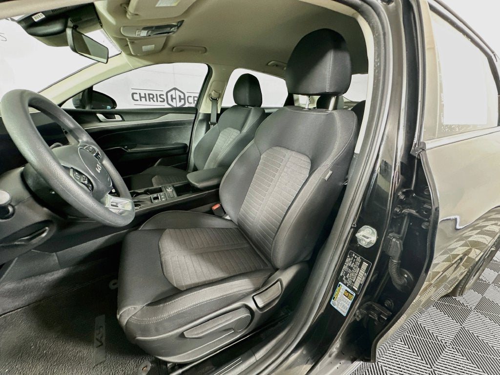 2025 Kia K5 LXS