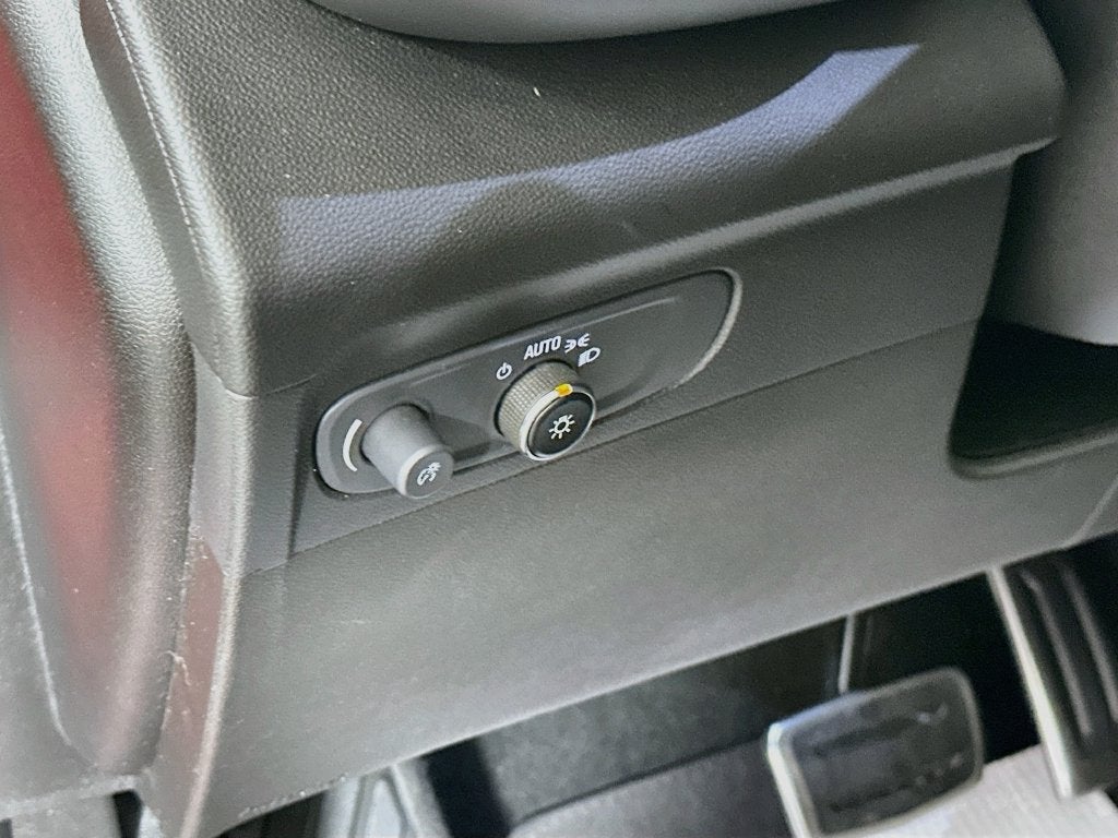 2023 Buick Envision Essence FWD