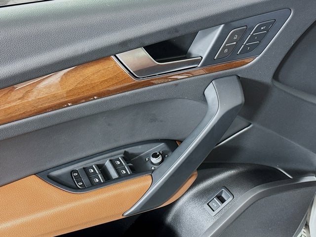 2024 Audi Q5 Premium 40 TFSI quattro S tronic