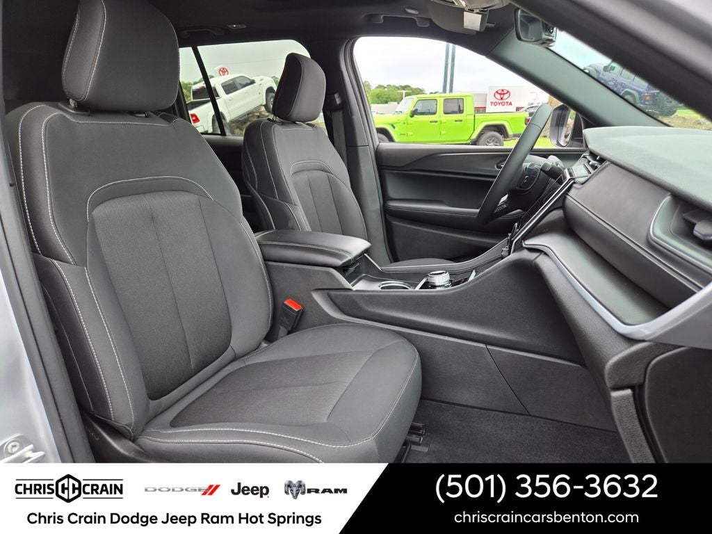 2025 Jeep Grand Cherokee Laredo X 4x2