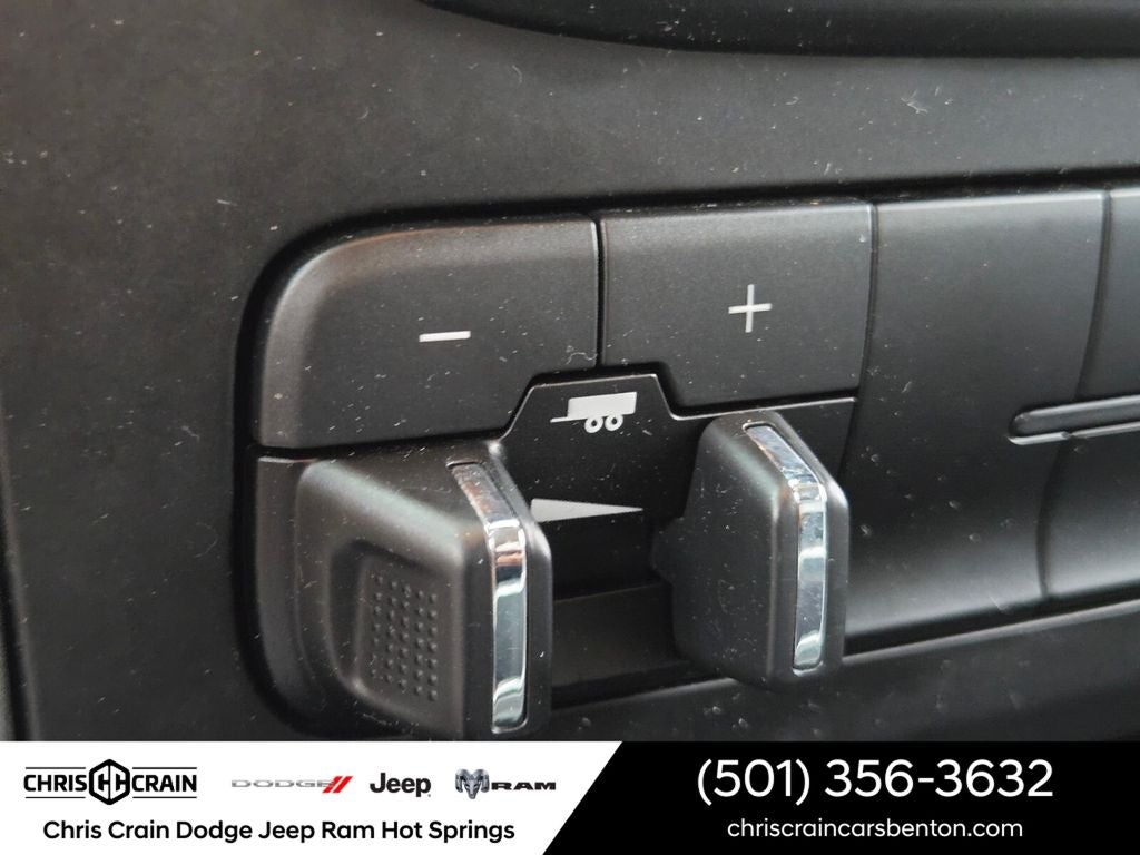 2023 RAM 1500 Classic SLT Crew Cab 4x4 5'7' Box