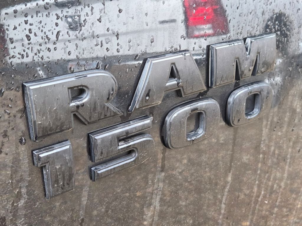 2017 RAM 1500 Night Crew Cab 4x4 5'7' Box