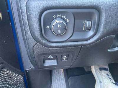 2025 RAM 1500 Big Horn Crew Cab 4x4 5'7' Box