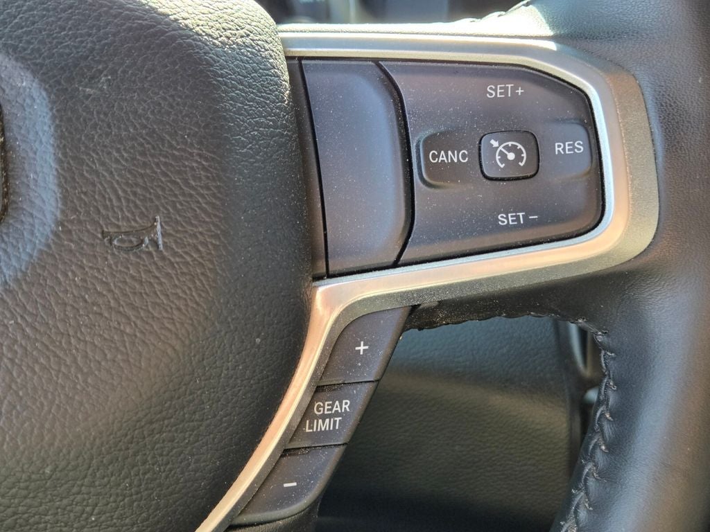 2022 RAM 1500 Big Horn Crew Cab 4x4 5'7' Box