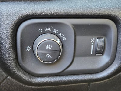 2022 RAM 1500 Big Horn Crew Cab 4x4 5'7' Box