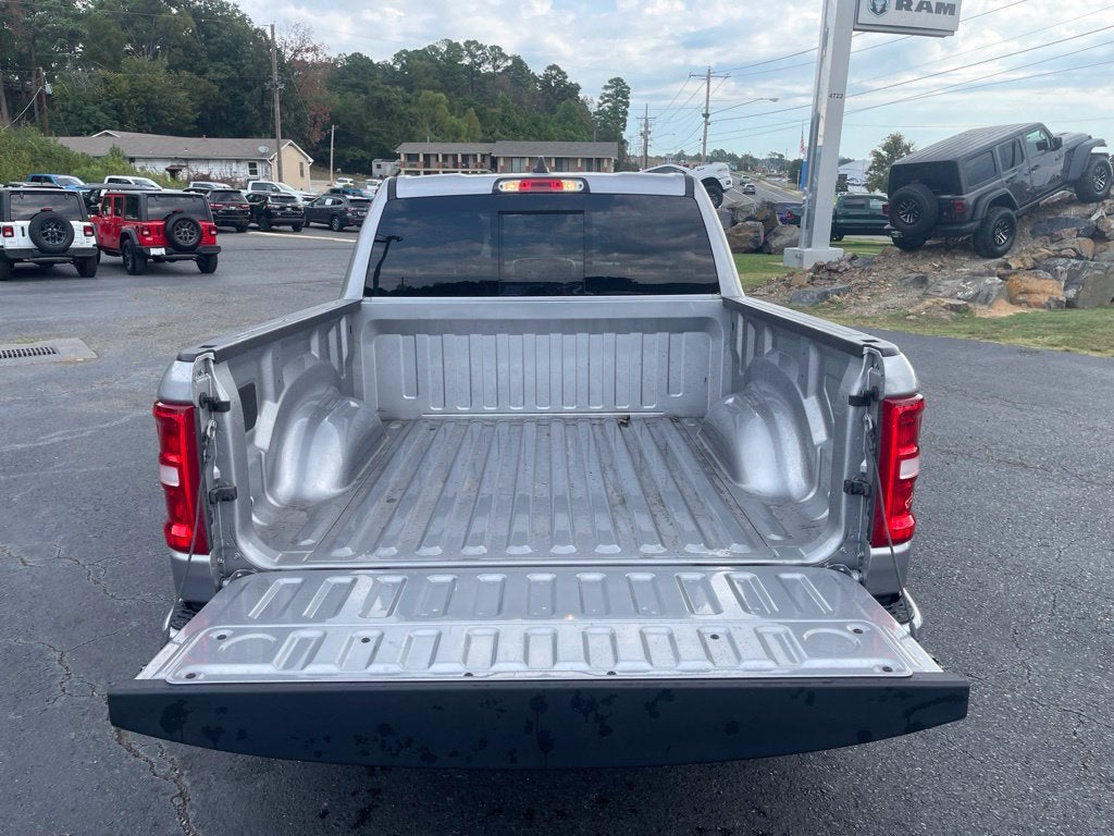 2025 RAM 1500 Laramie Crew Cab 4x4 5'7' Box