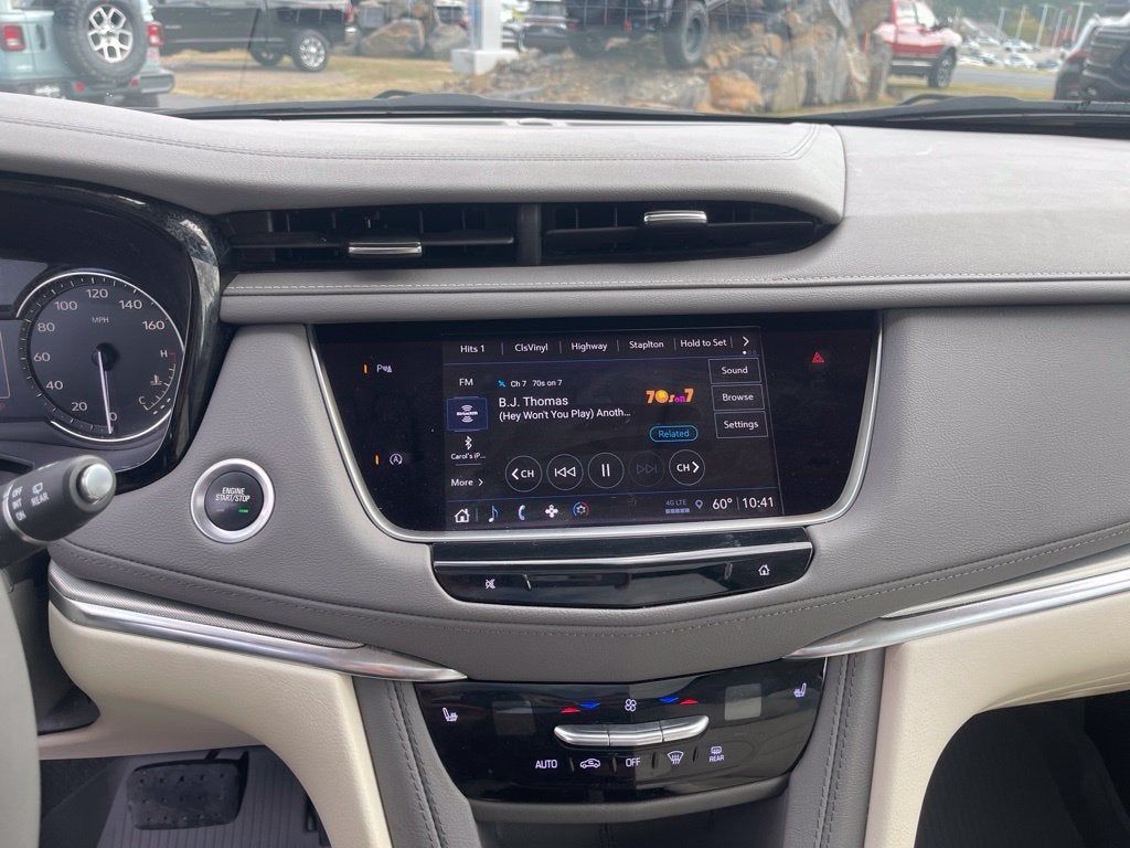 2022 Cadillac XT5 FWD Premium Luxury