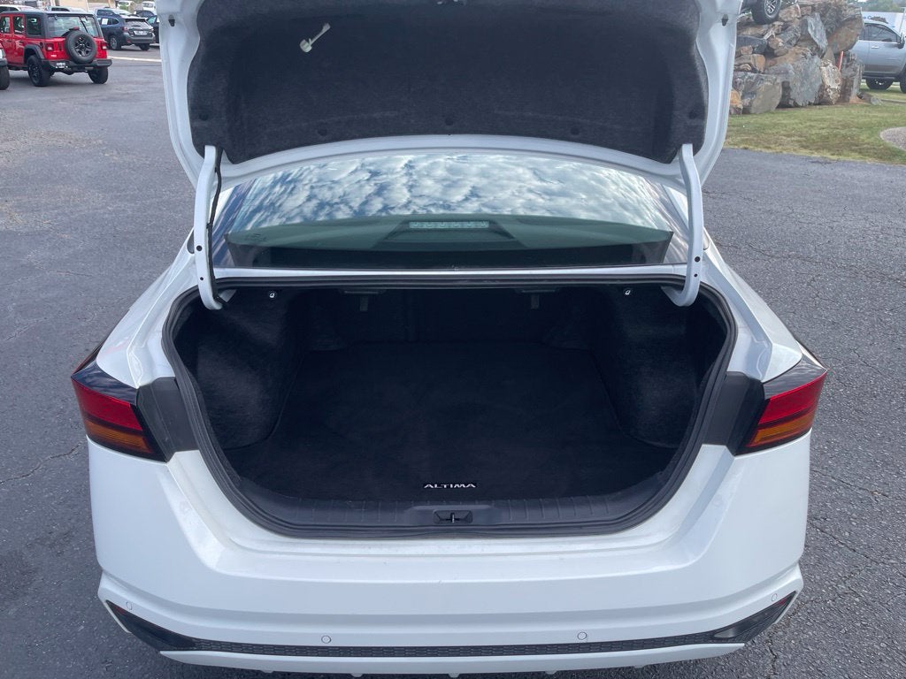 2025 Nissan Altima SV FWD
