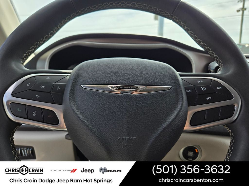 2023 Chrysler Voyager LX