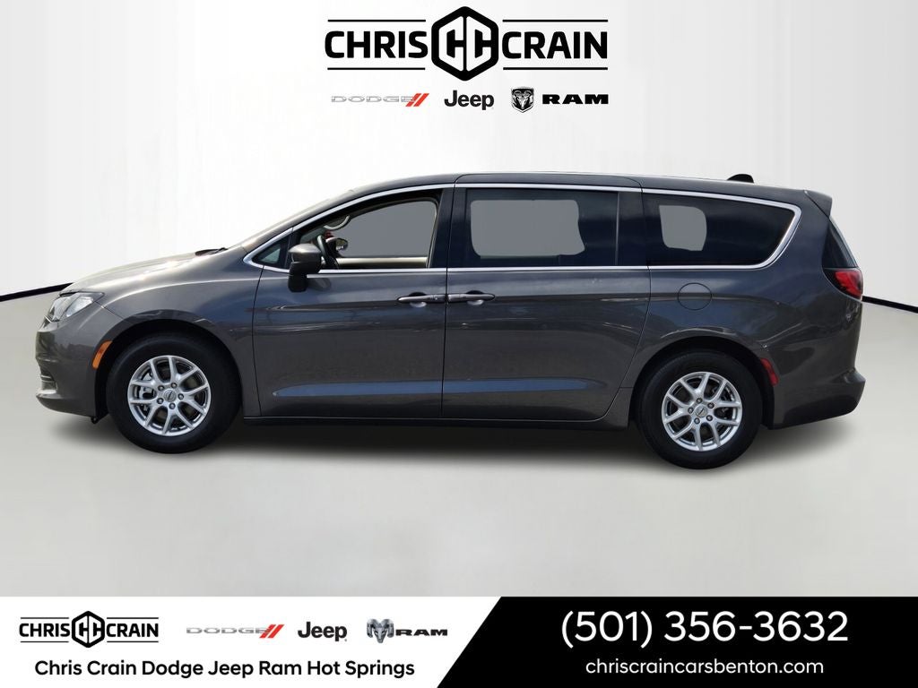 2023 Chrysler Voyager LX