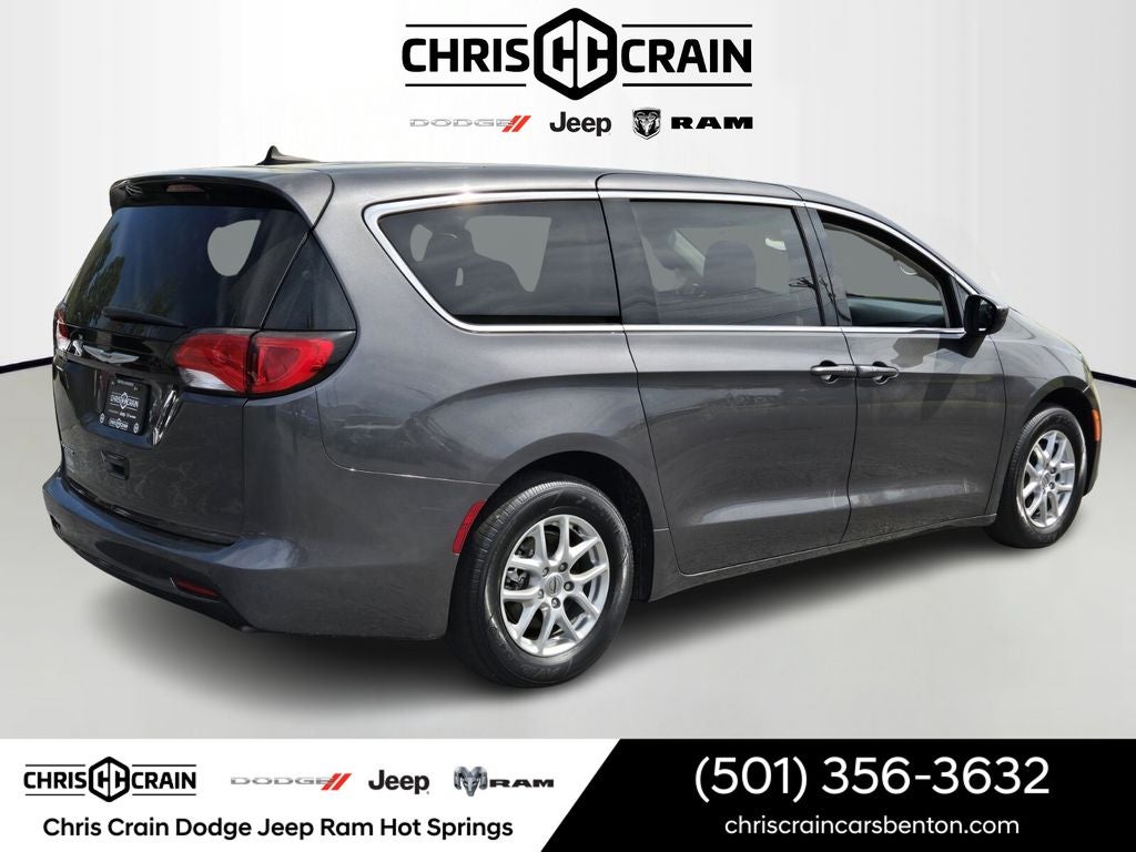 2023 Chrysler Voyager LX