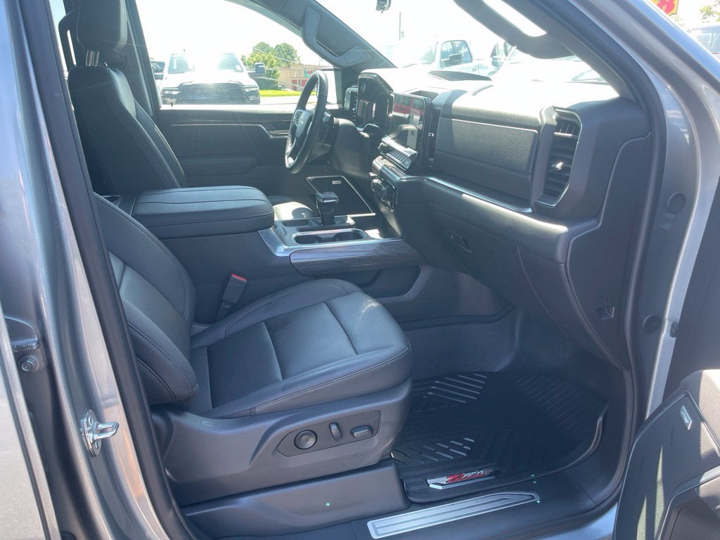 2025 Chevrolet Silverado 1500 4WD Crew Cab Short Bed LTZ