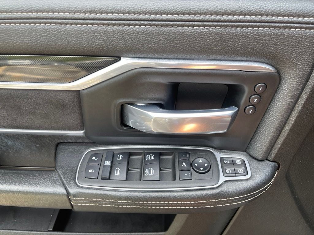 2023 RAM 2500 Laramie Crew Cab 4x4 6'4' Box