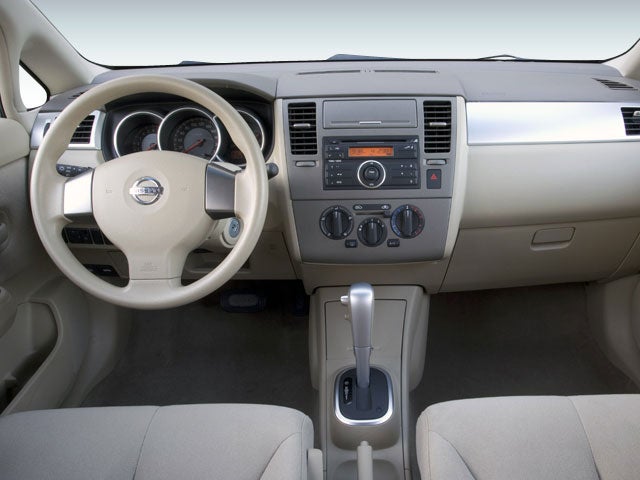 2008 Nissan Versa 1.8 SL
