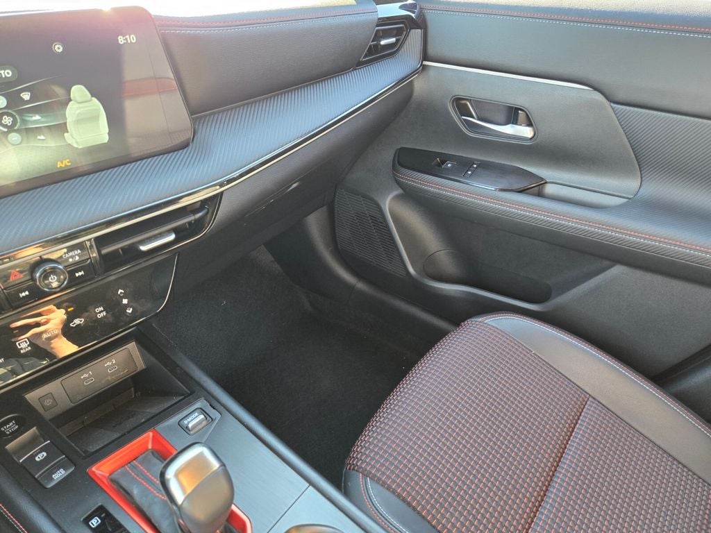 2025 Nissan Kicks SR FWD