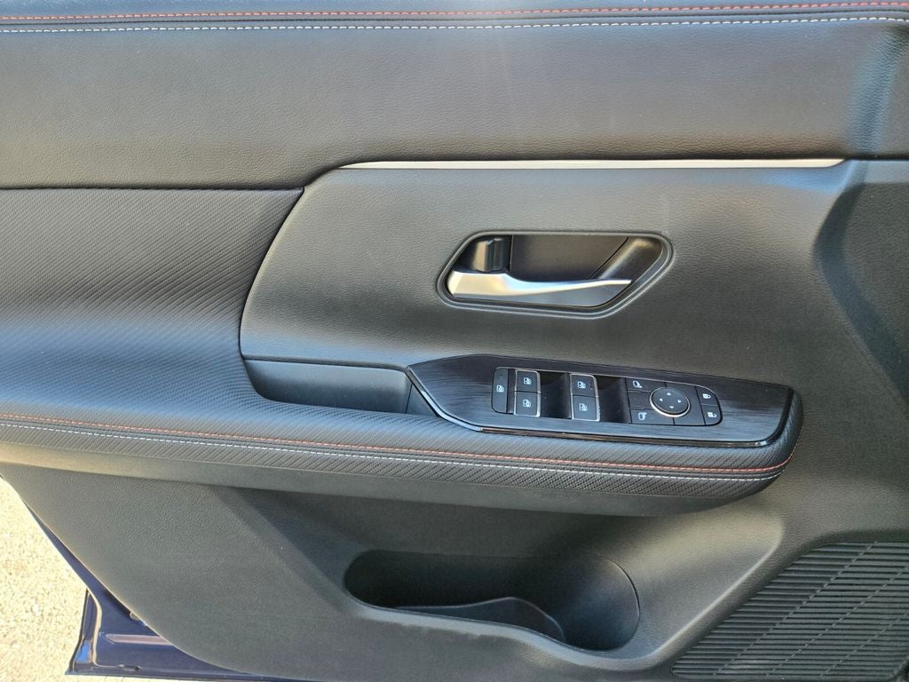 2025 Nissan Kicks SR FWD