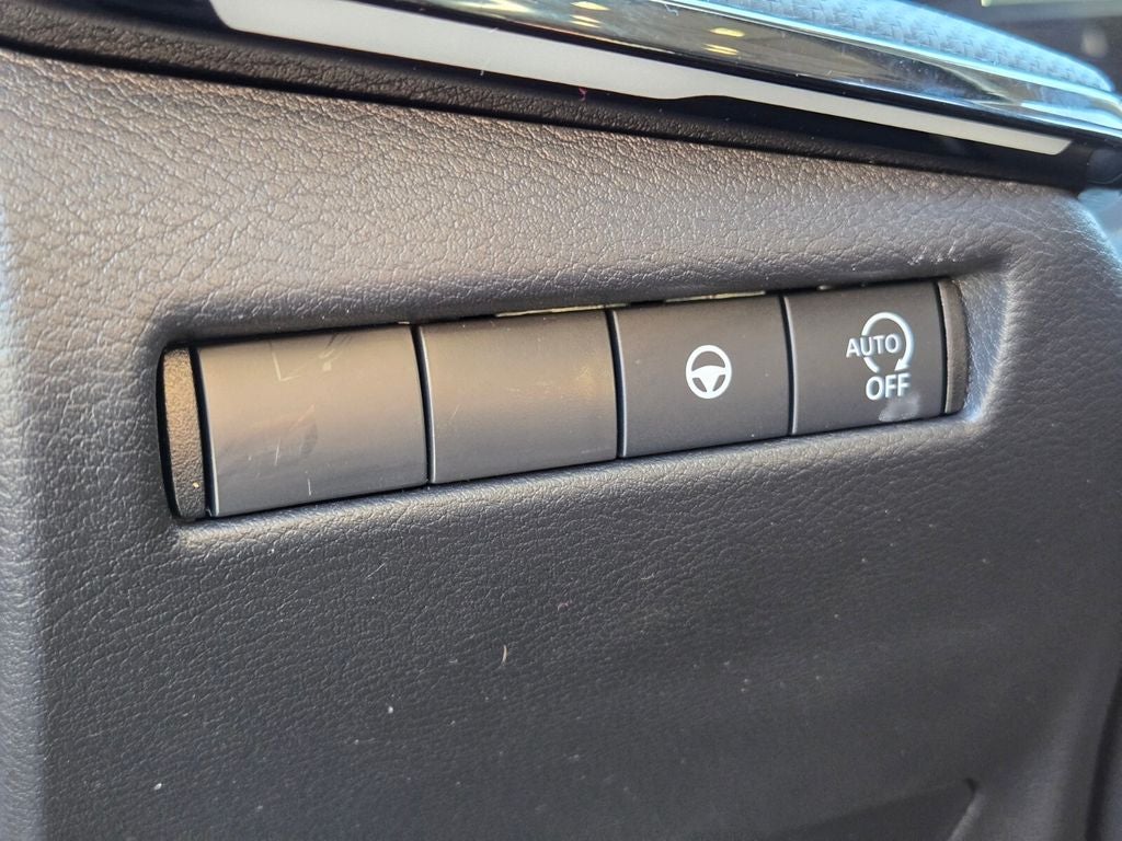 2025 Nissan Kicks SR FWD