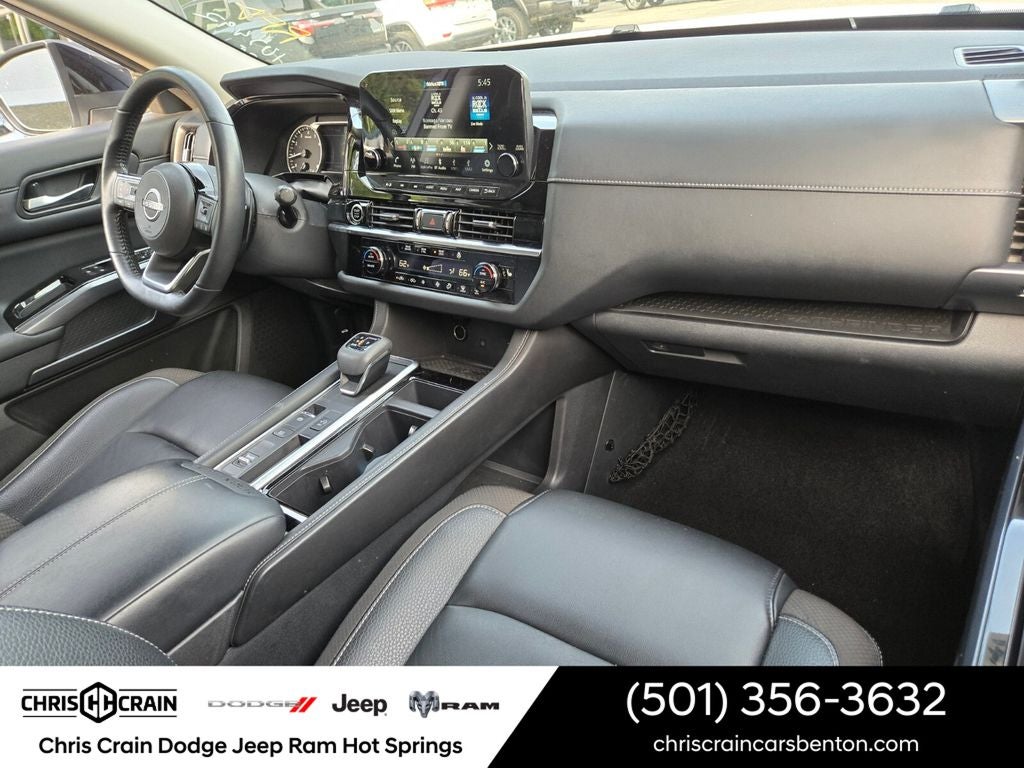 2023 Nissan Pathfinder SL